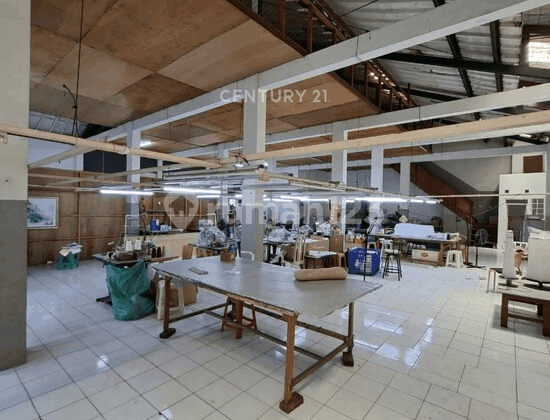 Kopo House Suitable for Warehouse or Workshop in Complex Near Toll Road Kopo House Suitable for Warehouse or Workshop in Complex Near Toll Road