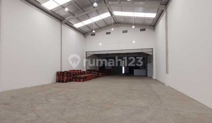 Office and warehouse for rent, new in Cimahi.