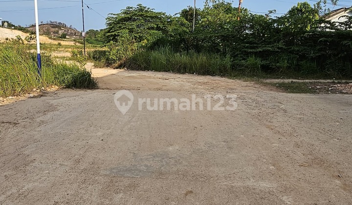 Two-story shop house Glory Green Residence in Tembesi
