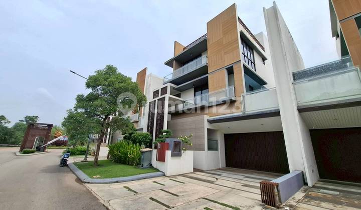 3-story house in Citra Land Megah, Batam Center