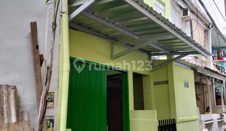 Rumah 2 Lantai SHM di Jl. Johar Baru V, Jakarta Pusat 