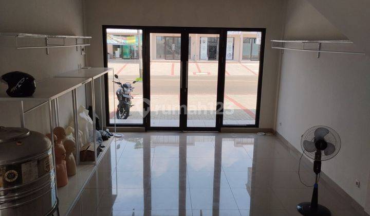 ruang tamu ruko 2 lantai shgb di