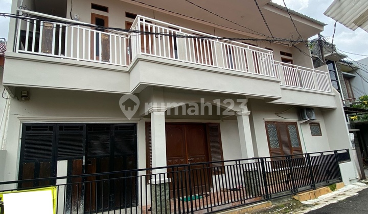 Rumah 2 Lantai SHM Plus 4 Pintu Kontrakan di Jati Makmur, Pondok Gede, Bekasi. 2