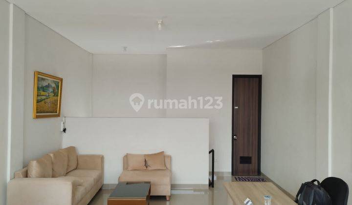 ruang keluarga ruko 2 lantai shgb di