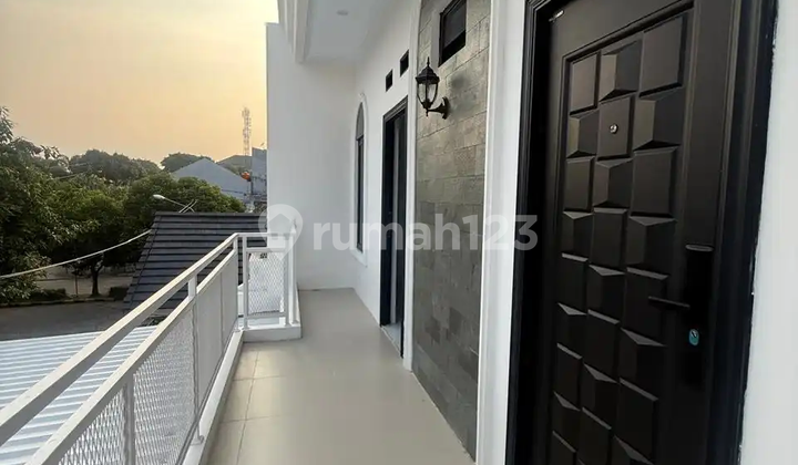 Rumah Baru 2 Lantai Klasik Modern Kota Bekasi 2