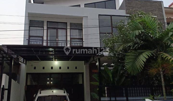 Rumah 2,5 lantai di Cempaka Putih Jakarta Pusat  2