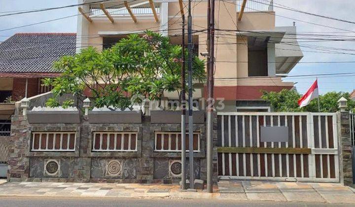 Rumah Mewah Strategis di Malaka Country Estate Jakarta Timur 1