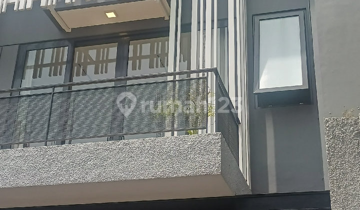 Rumah Baru 3 Lt di Cluster | Bangunan 248 M² | Jagakarsa | SHM