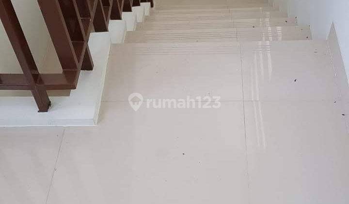 Rumah Semi Furnished! Dijual Di Cluster Yarra, Jgc, Jakarta Timur 2