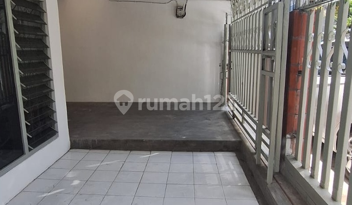 Disewakan Rumah Jelambar Baru Siap Huni