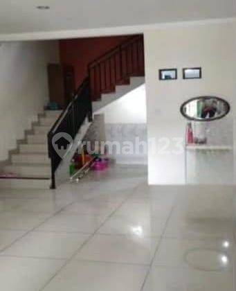 Disewakan Rumah 2 Lantai Di Jelambar 1