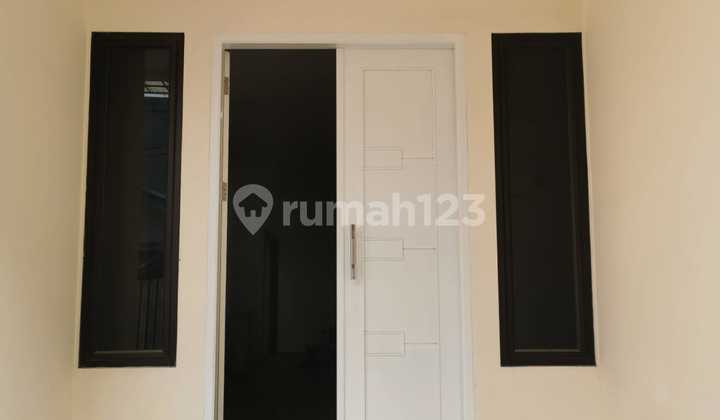 Disewakan Rumah Baru Taman Ratu Siap Huni  1