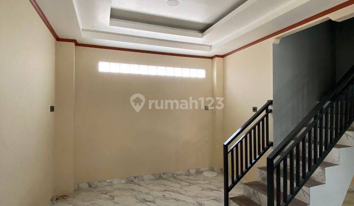 Disewakan Gudang di Jalan Raya Bekasi. 2