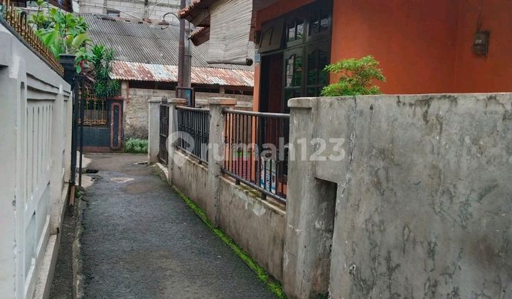 Rumah di Kelapa Dua Depok yang Suasana Tenang Rumah di Kelapa Dua Depok yang Suasana Tenang