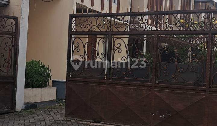 Di Jual Rumah Di Pondok Cabe Ilir. Nempel Jakarta 2