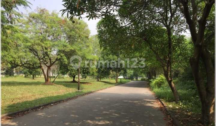 Dijual Rumah 2 Lantai Luas dan Asri di Komplek Graha Cinere 2