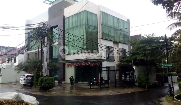 Gedung Yang Bagus Dan Strtegis Di Radi Dalam Jakarta Selatan