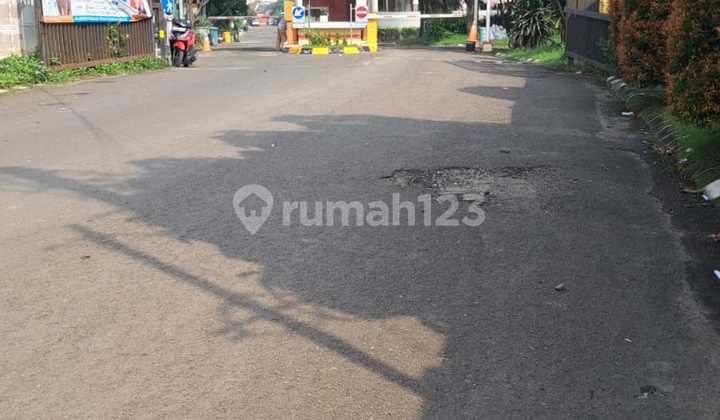 Rumah 2 Lantai Serua Residence