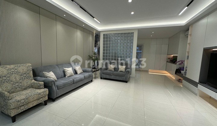 Rumah golf island full renovasi lebar 10