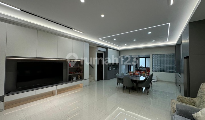 Rumah golf island full renovasi lebar 10 2