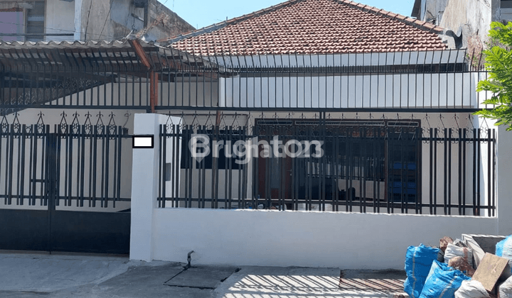 RUMAH DI JALAN BRATANG BINANGUN SURABAYA 1