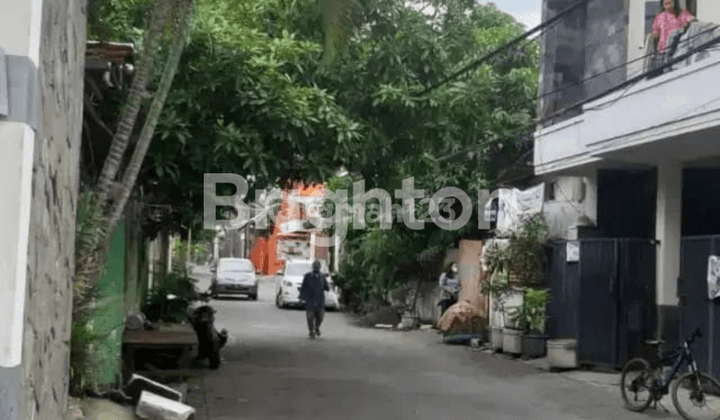 RUMAH 2 KAVLING JADI SATU DI JALAN MULYOSARI SURABAYA 2