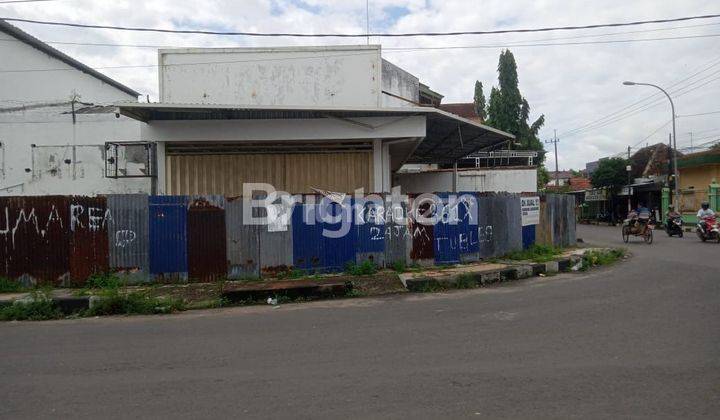 BUTUH CEPAT LAKU RUMAH HITUNG TANAH + DAPAT TOKO BEKAS DI SEWA INDOMART, LOKASI HOOK NOL JALAN RAYA JATIROGO TUBAN 1