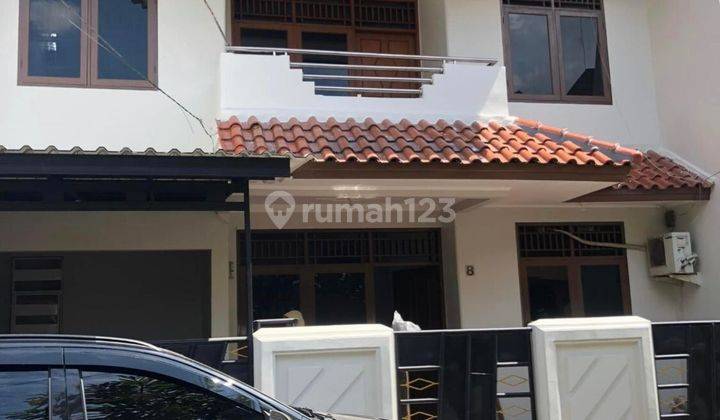 Disewakan Rumah di Komplek Rawamangun
One Gate System 1