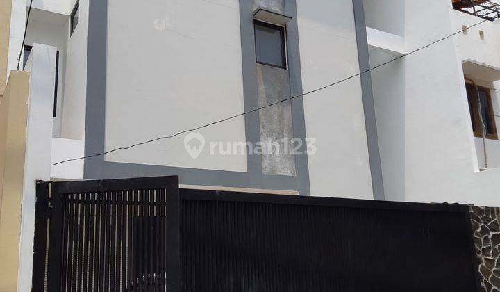  RMC023 Dijual Rumah di Jl.mesjid Belakang Apartemen Senayan 1