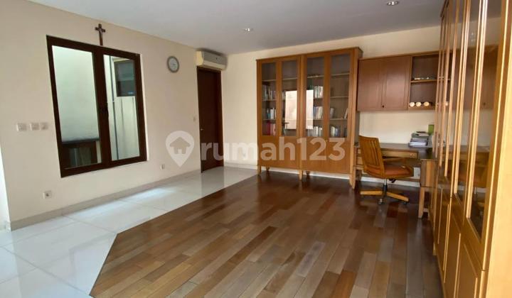 (JKTC1084) Dijual Rumah Lokasi Strategis Sektor 1D Gading Serpong