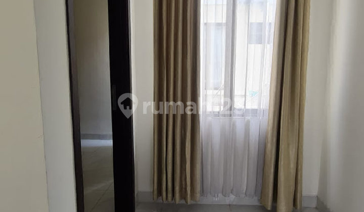 Lavon Swancity R2232 Minimalist 2-Story House 2