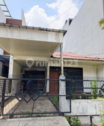 Dijual Rumah Tua Hitung tanah saja Puri indah Lokasi Strategis
