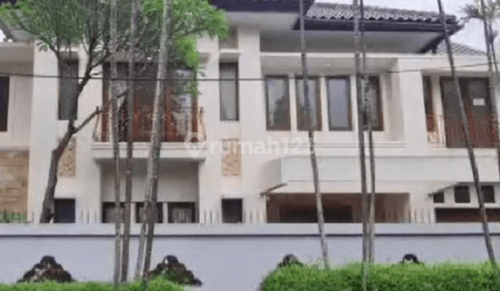 Dijual Rumah sultan Mewah Cantik Asri Dukuh Patra Kuningan Jakarta Selatan Semi Furnished 1