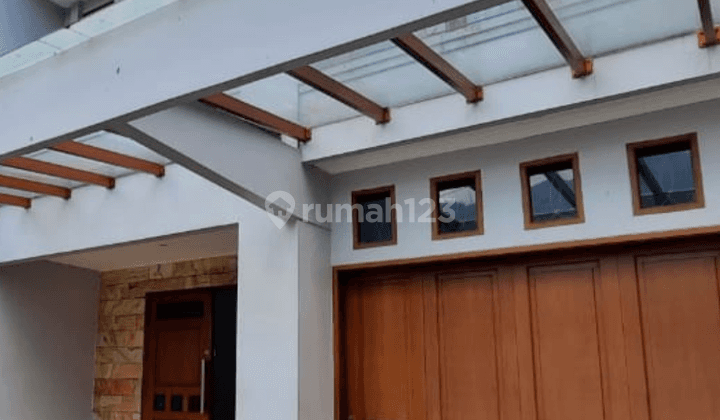 Dijual Rumah sultan Mewah Cantik Asri Dukuh Patra Kuningan Jakarta Selatan Semi Furnished 2