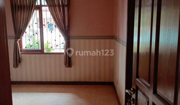 Dijual rumah luas di Pamulang dekat mall Pamulang Square 2