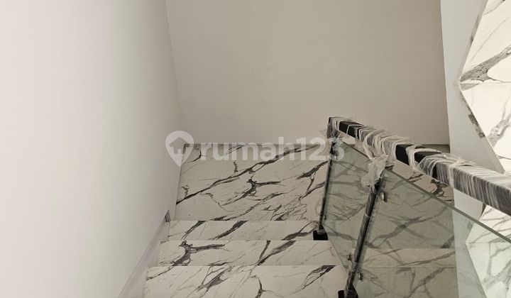 Disewakan Rumah Baru Metland 3 Lantai Furnished 2