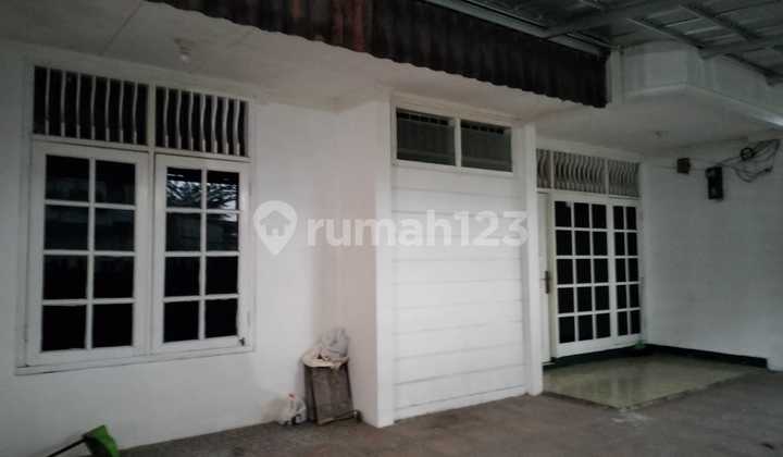 Disewakan Rumah Taman Alfa 3 KT Lokasi Strategis