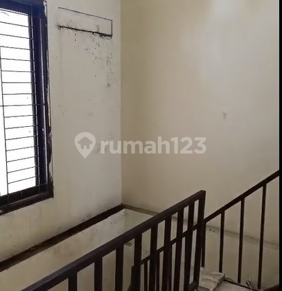 For Rent 2-Story Joglo Shop House in a Very Strategic Location Facing the Main Road 2