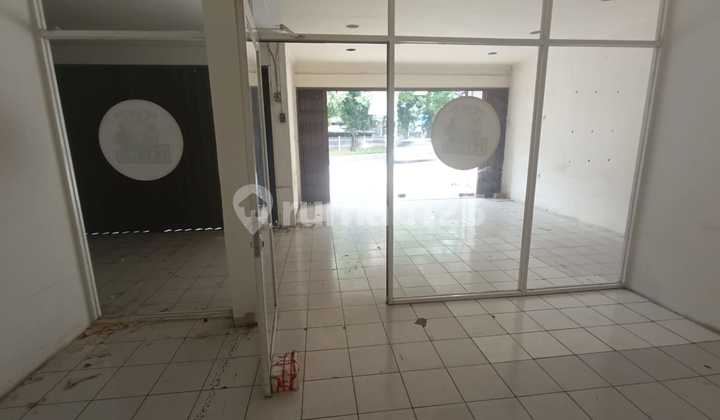 For Rent Kedoya Arteri Shop House Strategic Location Facing Main Road 2