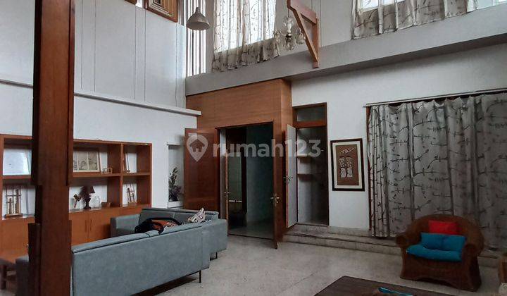 Rumah SHM sejuk dan asri di Setra Sari 1