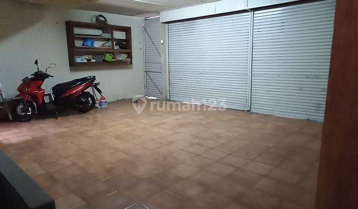 Rumah SHM sejuk dan asri di Setra Sari 2