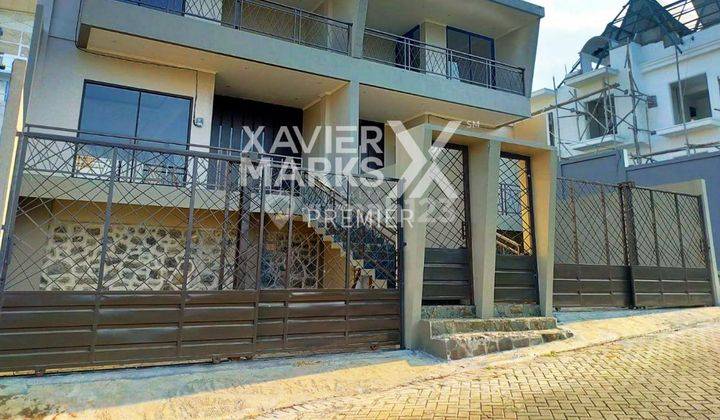 Villa Mewah View Pegunungan di Kota Batu 1
