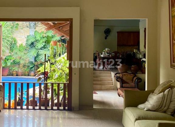 Dijual Rumah Asri Dengan Kolam Renang di Cinere 2