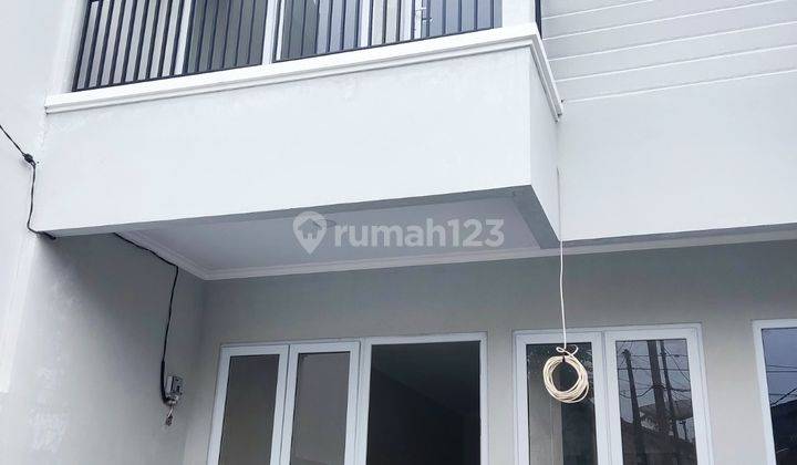 Rumah 2 Lantai, Baru Renov, 1 Km an Gate Toll Dan Mrt Lebak Bulus 2