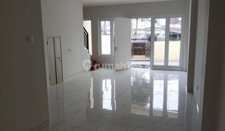 Rumah 2 Lt, Baru Renov, Perumahan, 1 Km Toll Dan Mrt Lebak Bulus 2