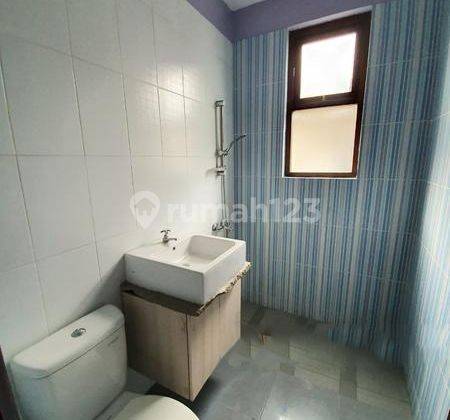 kamar mandi rumah dijual di senayan 1