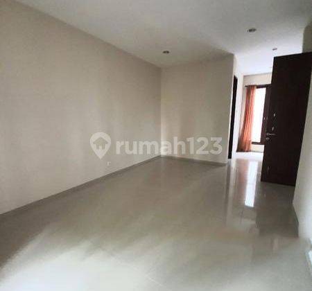 kamar tidur rumah dijual di senayan 1
