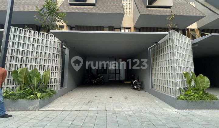 Rumah baru di dalam cluster exclusive di Cilandak Jakarta Selatan