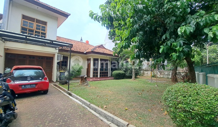 rumah klasik luas di taman wijaya kusuma cilandak jakarta selatan