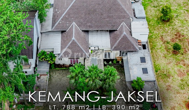 LUXURY HOUSE WITH SWIMMING POOL IN KEMANG, SOUTH JAKARTA